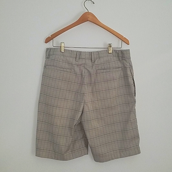 Greg Norman Golf Shorts - Picture 2 of 3
